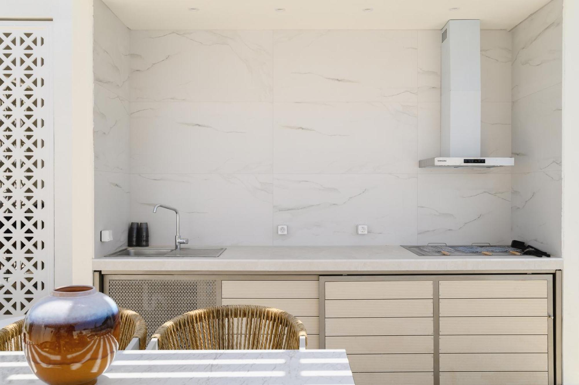 Mylos Luxury Escape